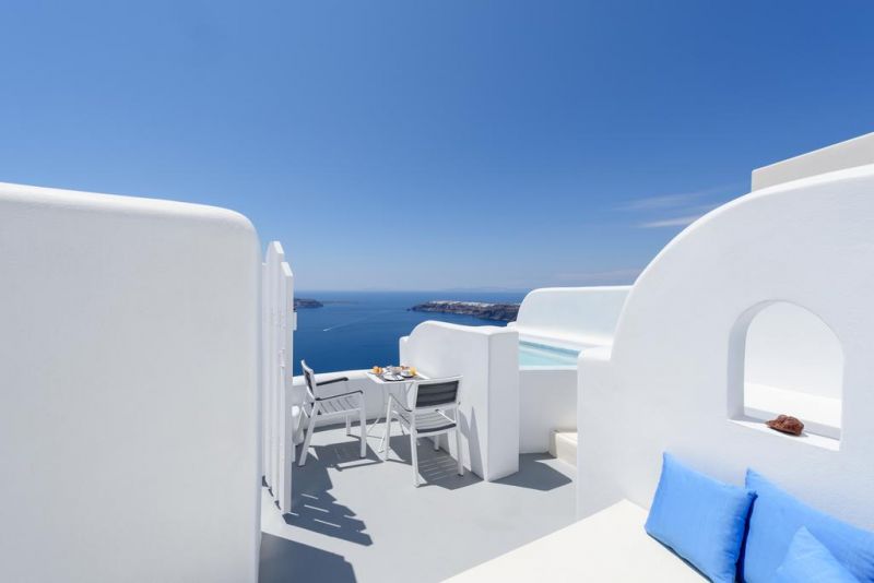 ABYSSANTO SUITES & SPA BY APOLAFSI