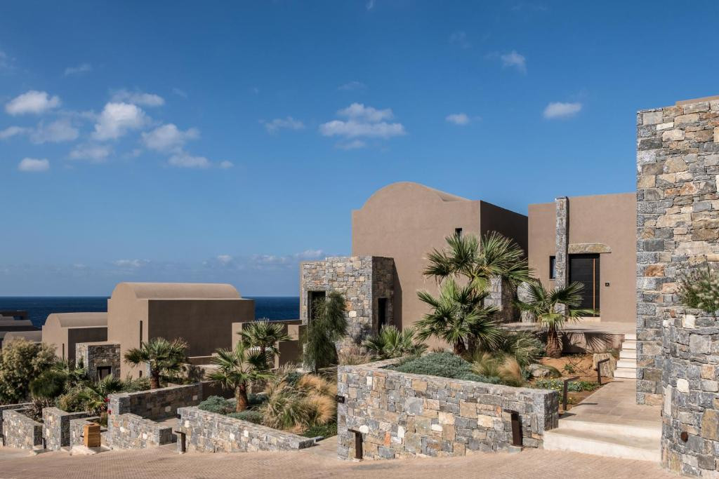 ACRO SUITES A WELLBEING RESORT фото 2