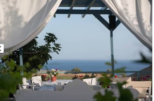 AKROTIRI DREAMS