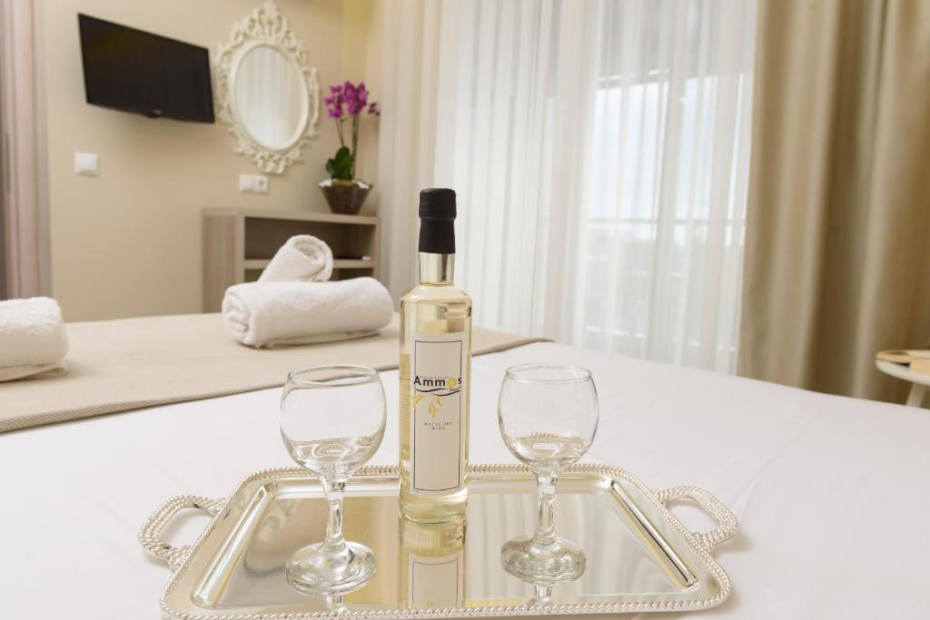 AMMOS BEACH SEASIDE LUXURY SUITES фото 5