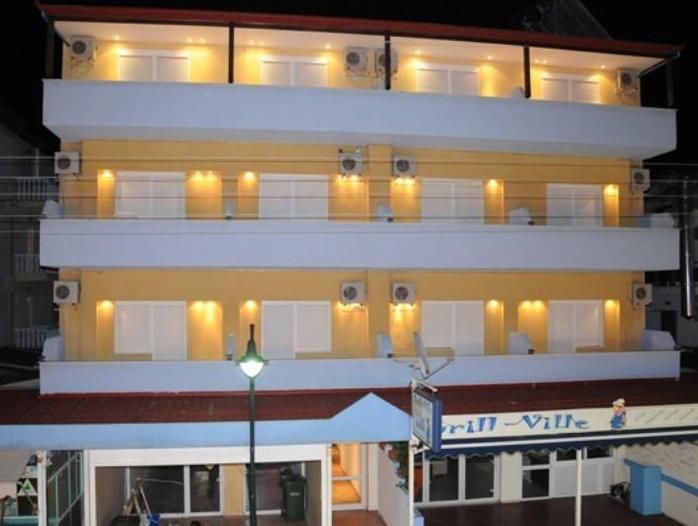AMMOS BEACH STUDIOS & SUITES