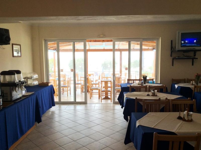 ANDREOLAS BEACH HOTEL фото 3