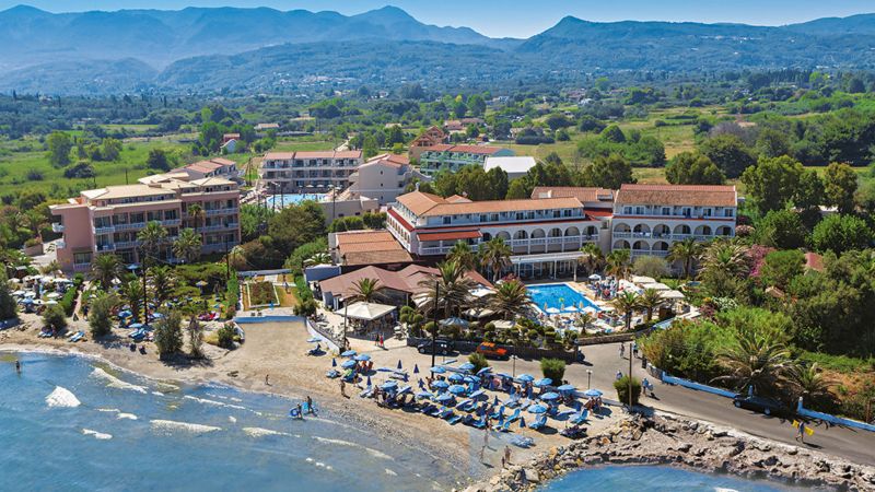 ANGELA BEACH ASTRAKERI