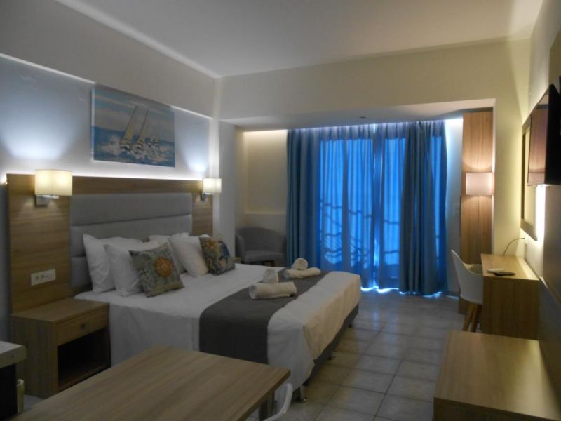 ARISTO APARTMENTS & SUITES фото 3