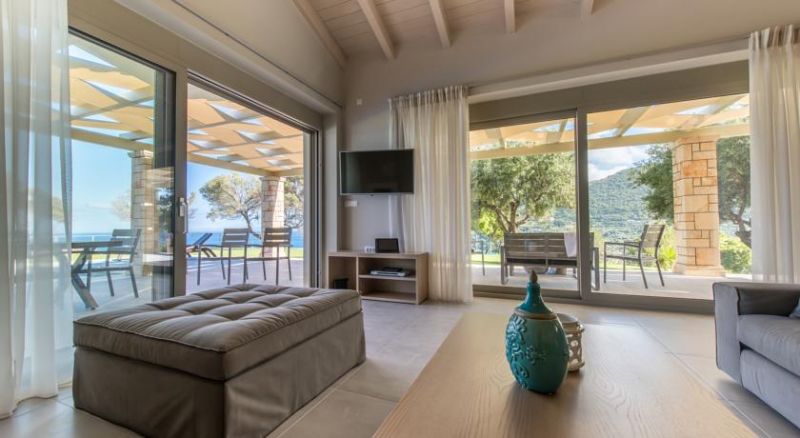 ARTINA LUXURY VILLA фото 2