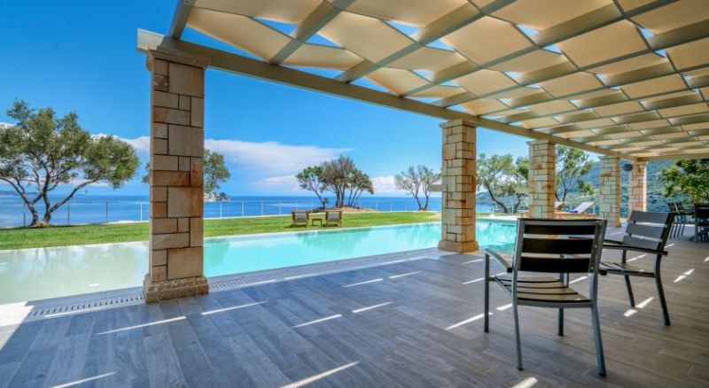 ARTINA LUXURY VILLA фото 4