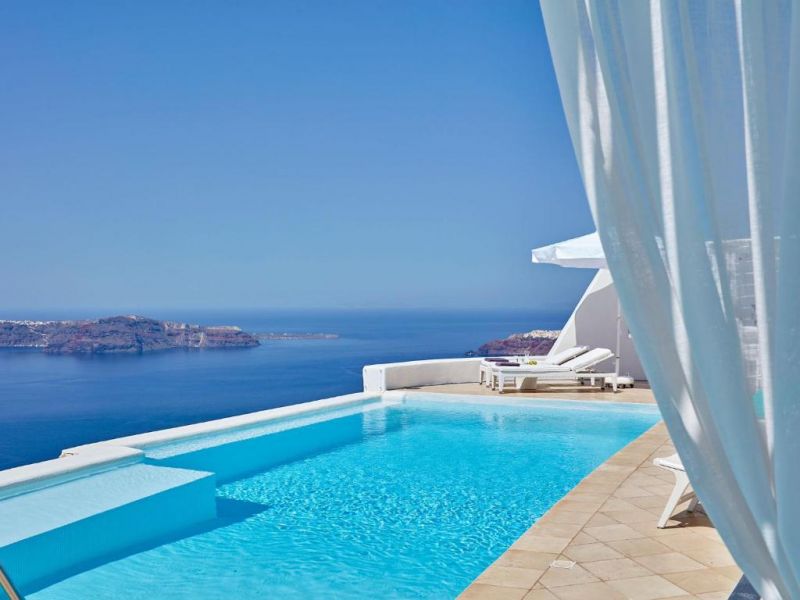 ASTRA APARTMENTS & SUITES фото 2
