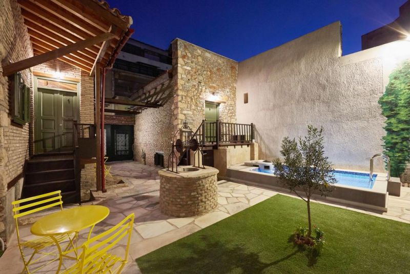 ATHENIAN RESIDENCES POOL & LUXURY SUITES фото 2
