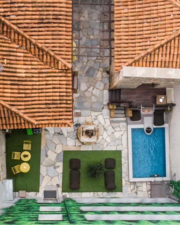 ATHENIAN RESIDENCES POOL & LUXURY SUITES фото 3