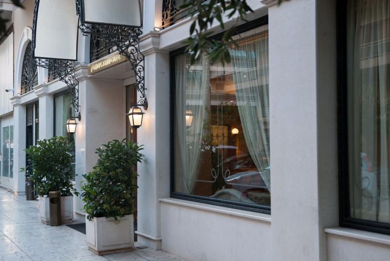 ATHENS ATRIUM HOTEL & SUITES