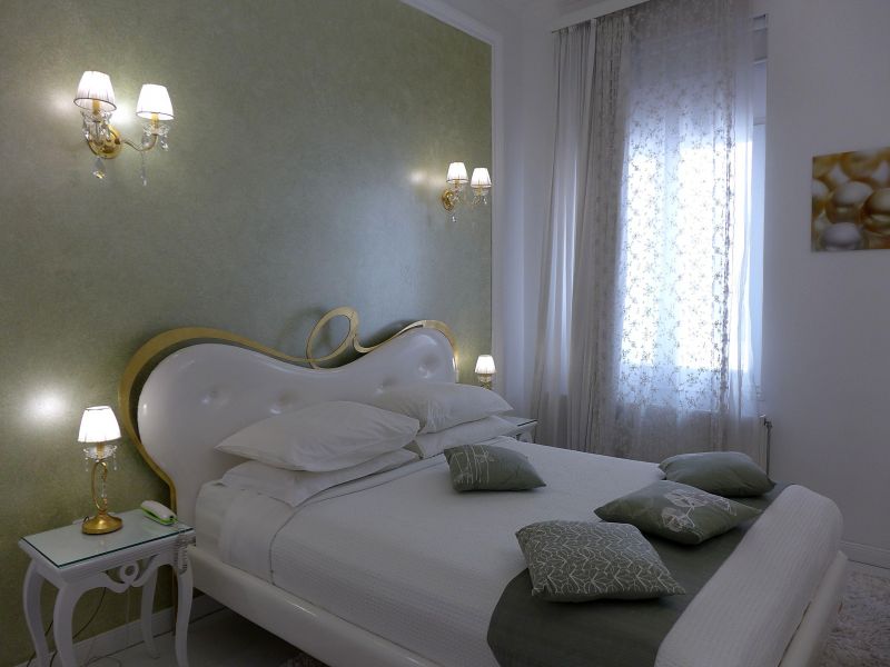 ATHENS DIAMOND PLUS