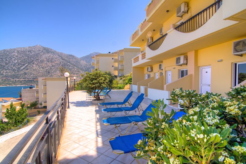 ATHINA APARTHOTEL фото 2