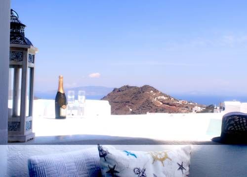 ATHIRI SANTORINI FAMILY FRIENDLY