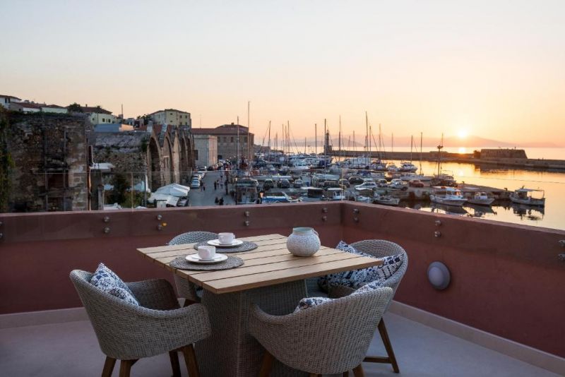 AVRA APARTMENTS VENETIAN HARBOU
