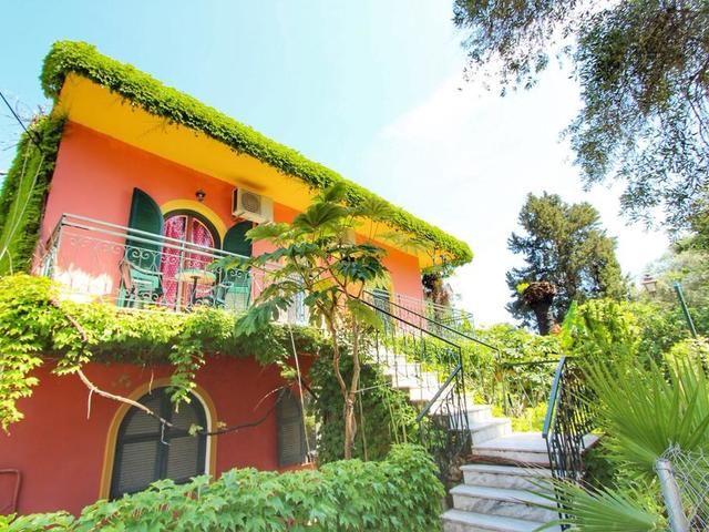 AVRA BUDGET BEACH HOTEL
