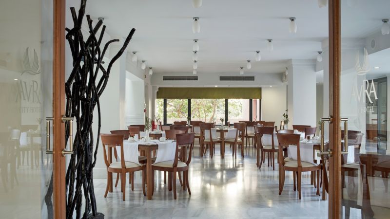 AVRA CITY HOTEL фото 3