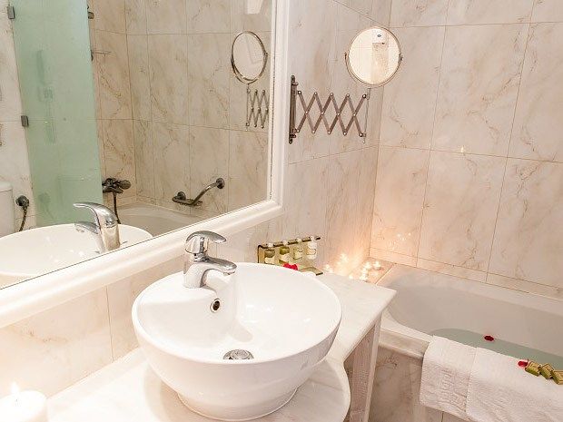 BELVEDERE GERAKAS LUXURY SUITES
