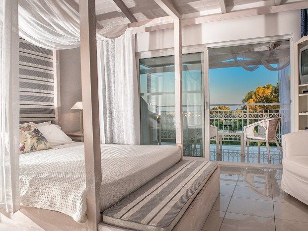 BELVEDERE GERAKAS LUXURY SUITES фото 8