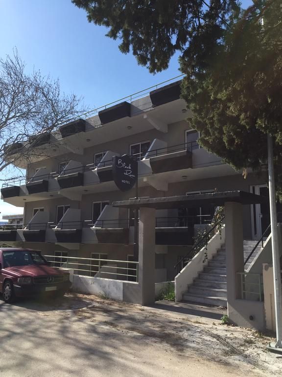 BLACK ROSE HOTEL & SUITES фото 2