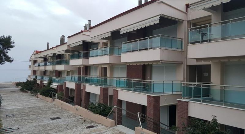 BUNGALOW WHITE APARTMENTS POLYKHRONO