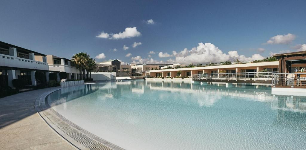 CAVO SPADA LUXURY SPORTS & LEISURE RESORT GIANNOULIS