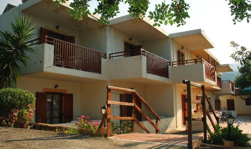 SILIA SUITES (EX. CERATONIA APARTMENTS)