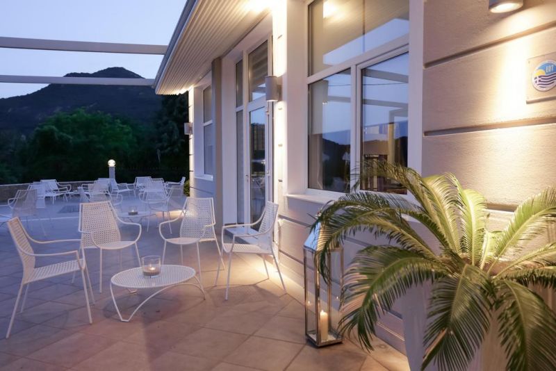 CHLOE HOTEL