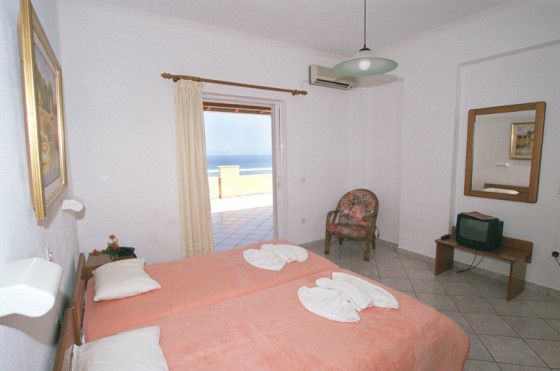 CHRISMOS LUXURY SUITES & STIDIO APT фото 5
