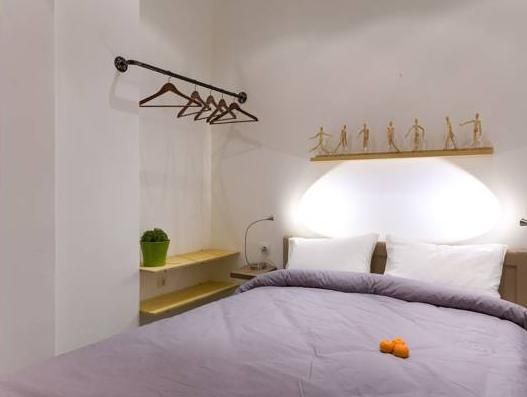 COLORS ROOMS & APARTMENTS