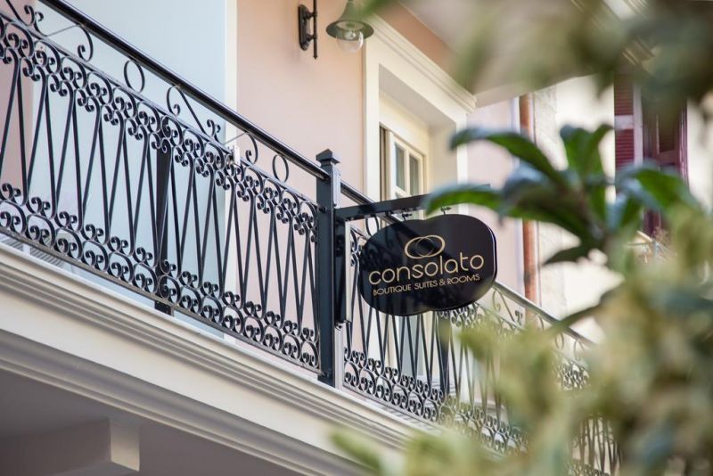 CONSOLATO BOUTIQUE