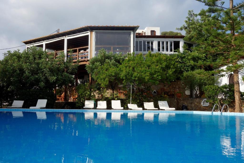 CRETAN VILLAGE APARTMENTS & HOTEL