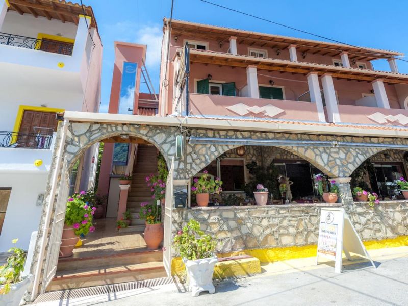 DELPHI APARTMENTS