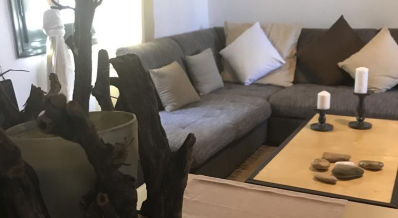 DOUVAS HOUSE APT