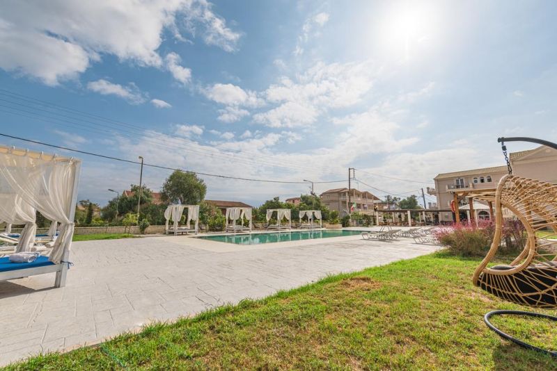 EKATI MARE BOUTIQUE HOTEL & SUITES фото 3