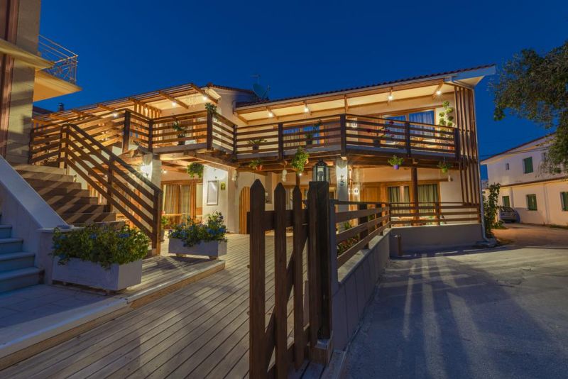 EKATI MARE BOUTIQUE HOTEL & SUITES