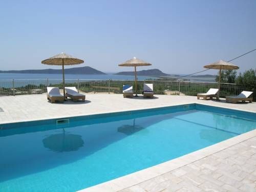 ELEONAS HOLIDAY HOUSES