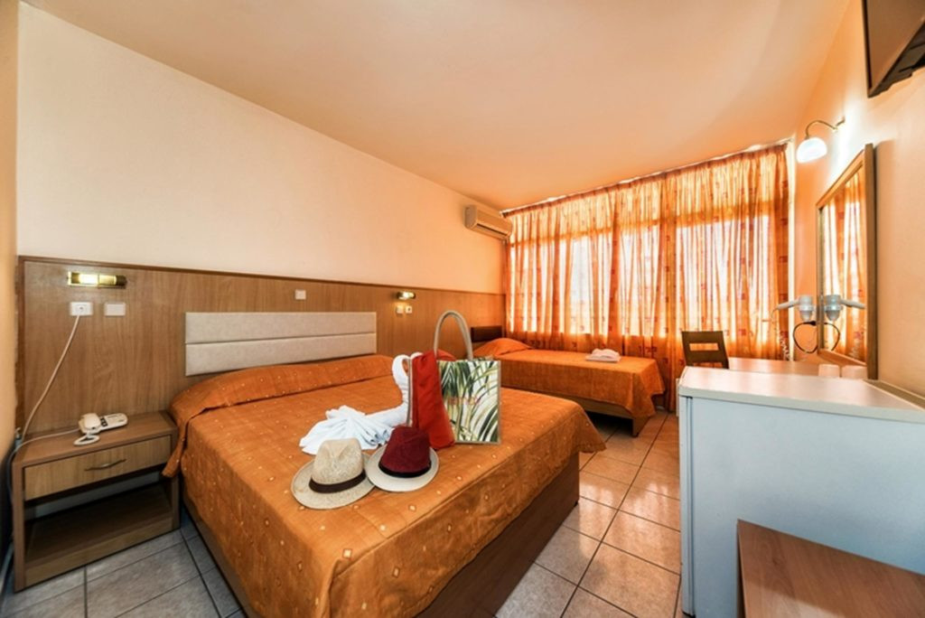 ERI BEACH & VILLAGE HOTEL фото 4
