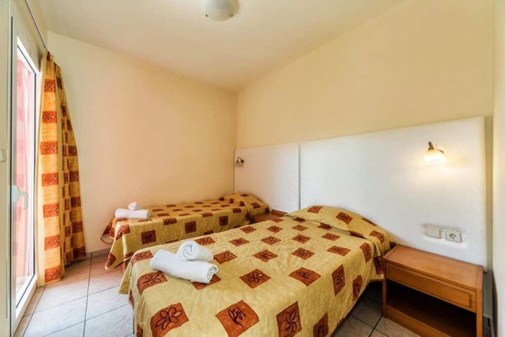 ERI BEACH & VILLAGE HOTEL фото 6