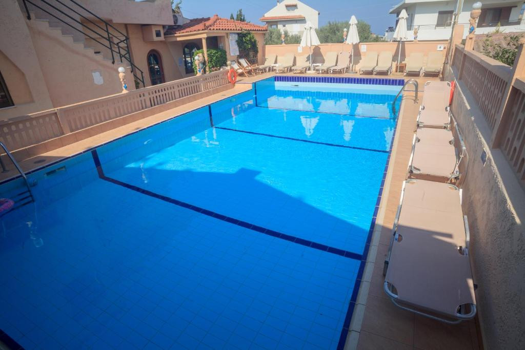 EVINA ROOMS & SUITES фото 4