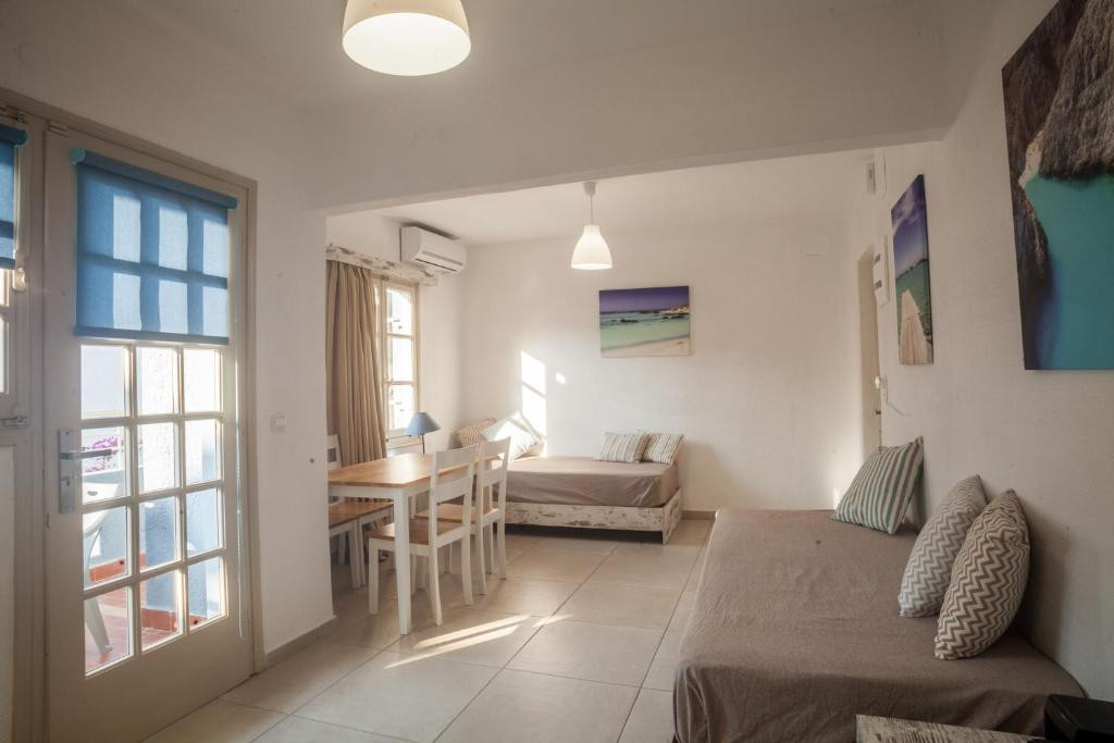 EVINA ROOMS & SUITES фото 8
