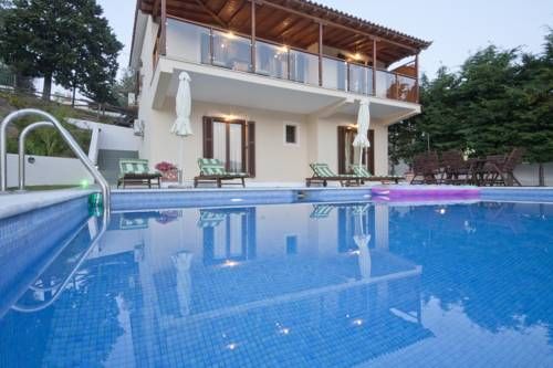 FOUR SEASONS VILLAS