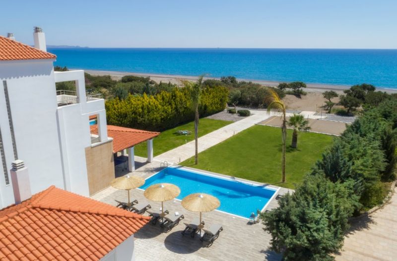 GENNADI BEACH VILLA