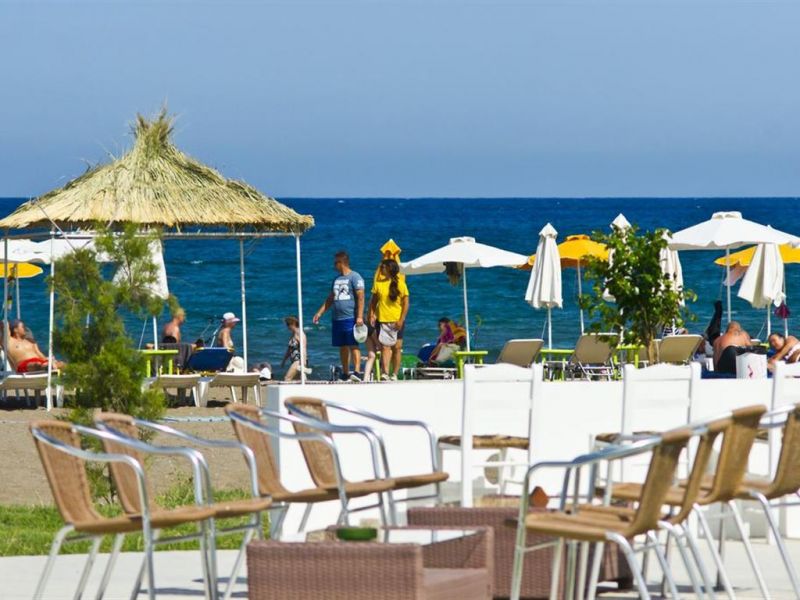 GREGORY PECK APARTMENTS & STUDIOS фото 3