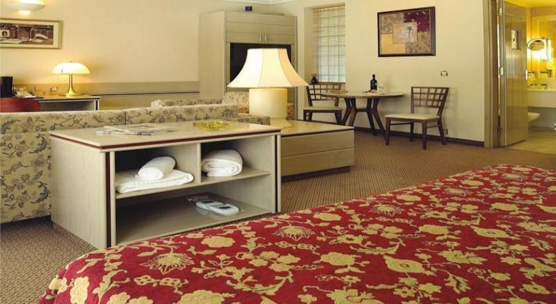 HOLIDAY SUITES фото 7