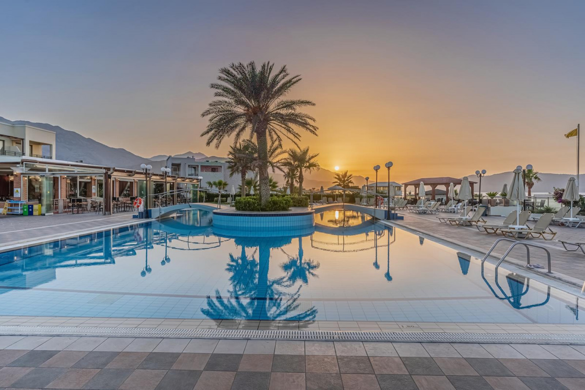 HYDRAMIS PALACE BEACH RESORT