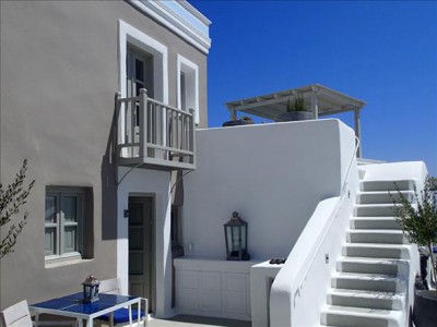 ICONIC SANTORINI