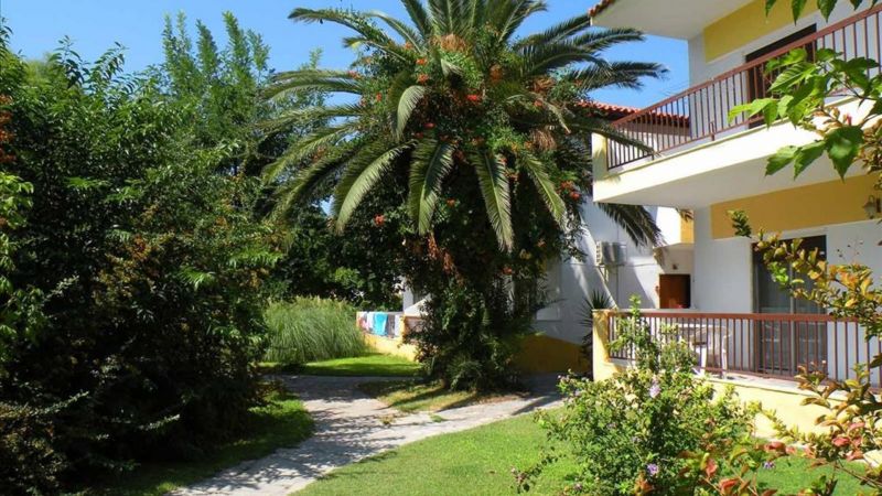 IOLI APARTMENTS FOURKA