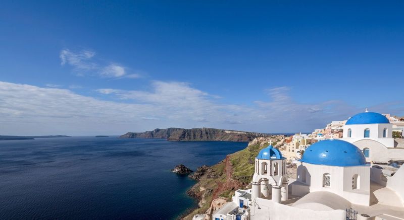 LA MALTESE OIA LUXURY SUITES