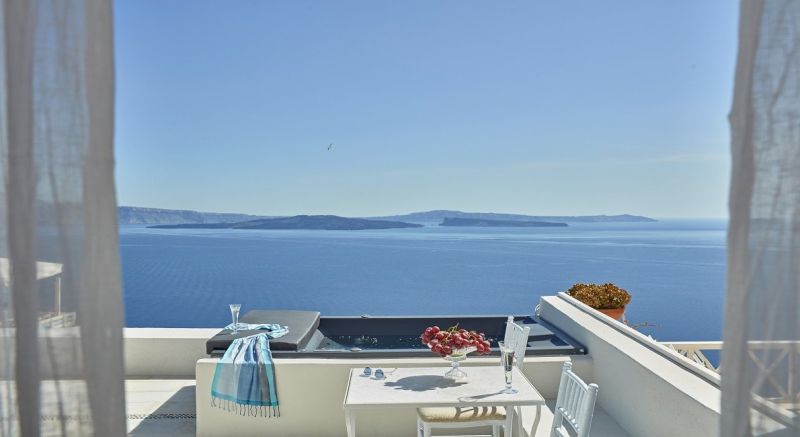 LA MALTESE OIA LUXURY SUITES фото 4