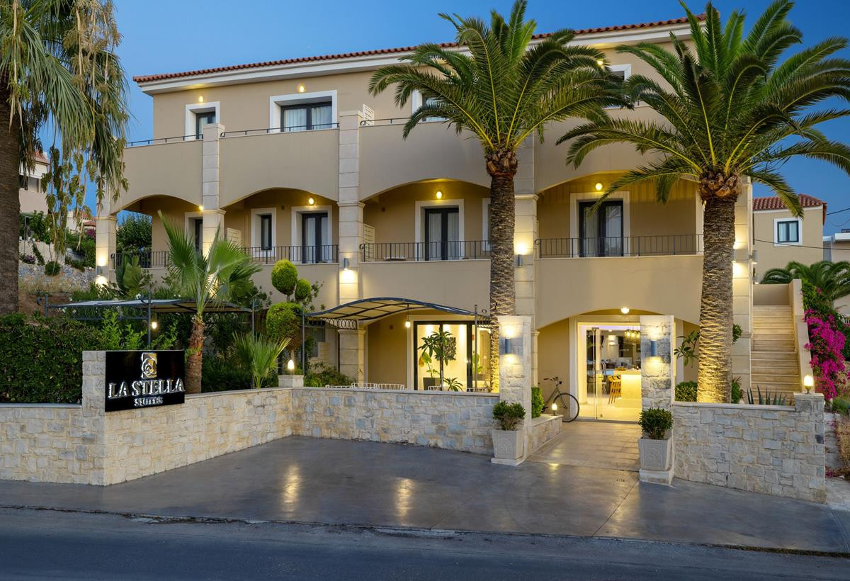 LA STELLA APARTMENTS & SUITES